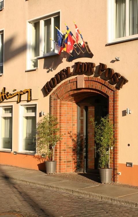 Altstadt Hotel Zur Post Stralsund Exterior photo