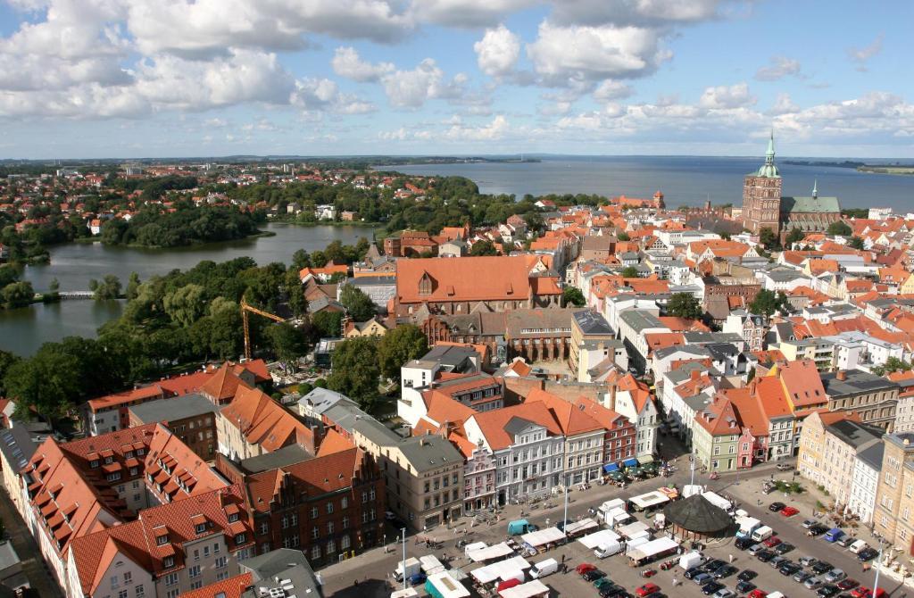 Altstadt Hotel Zur Post Stralsund Exterior photo