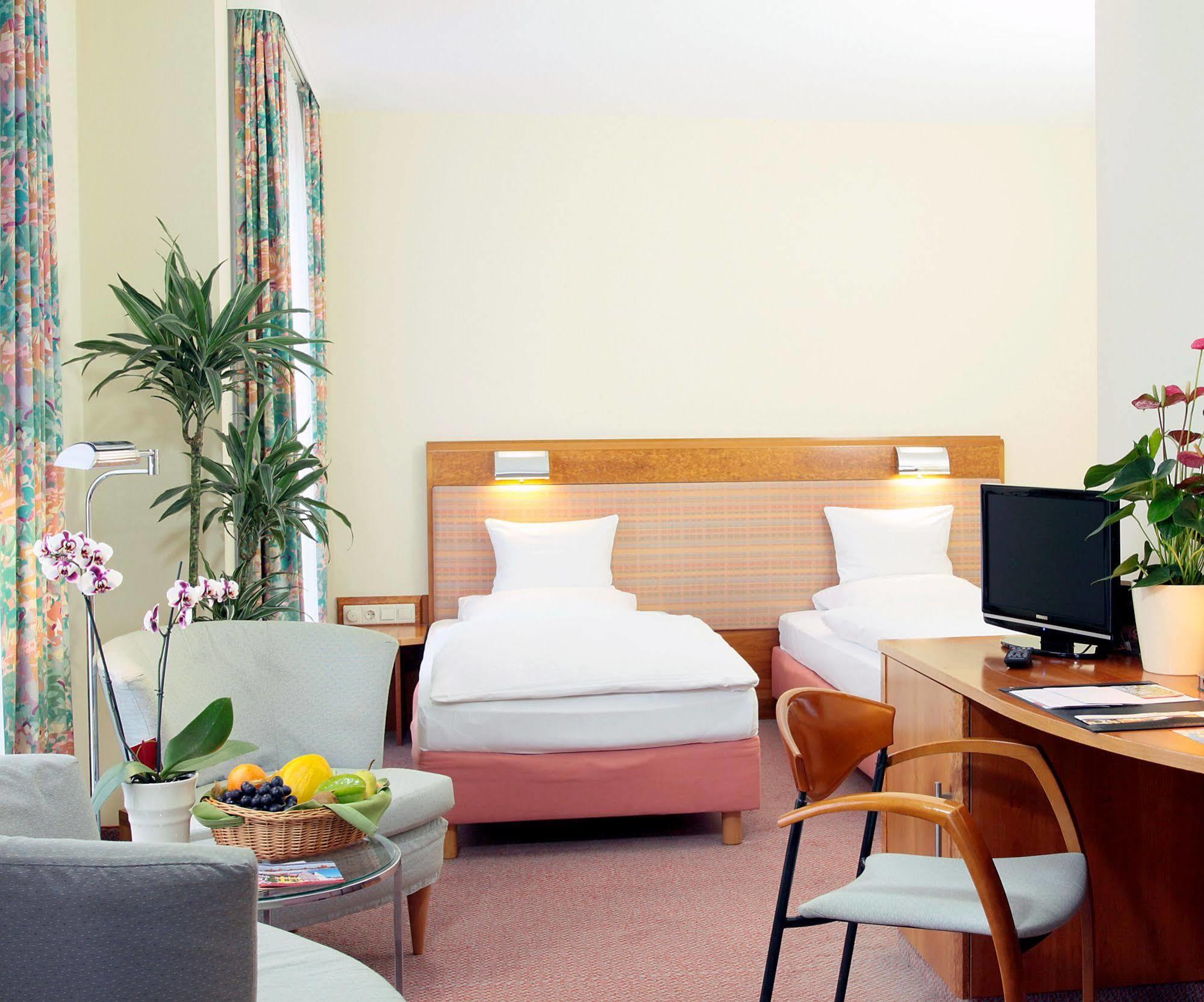 Altstadt Hotel Zur Post Stralsund Exterior photo