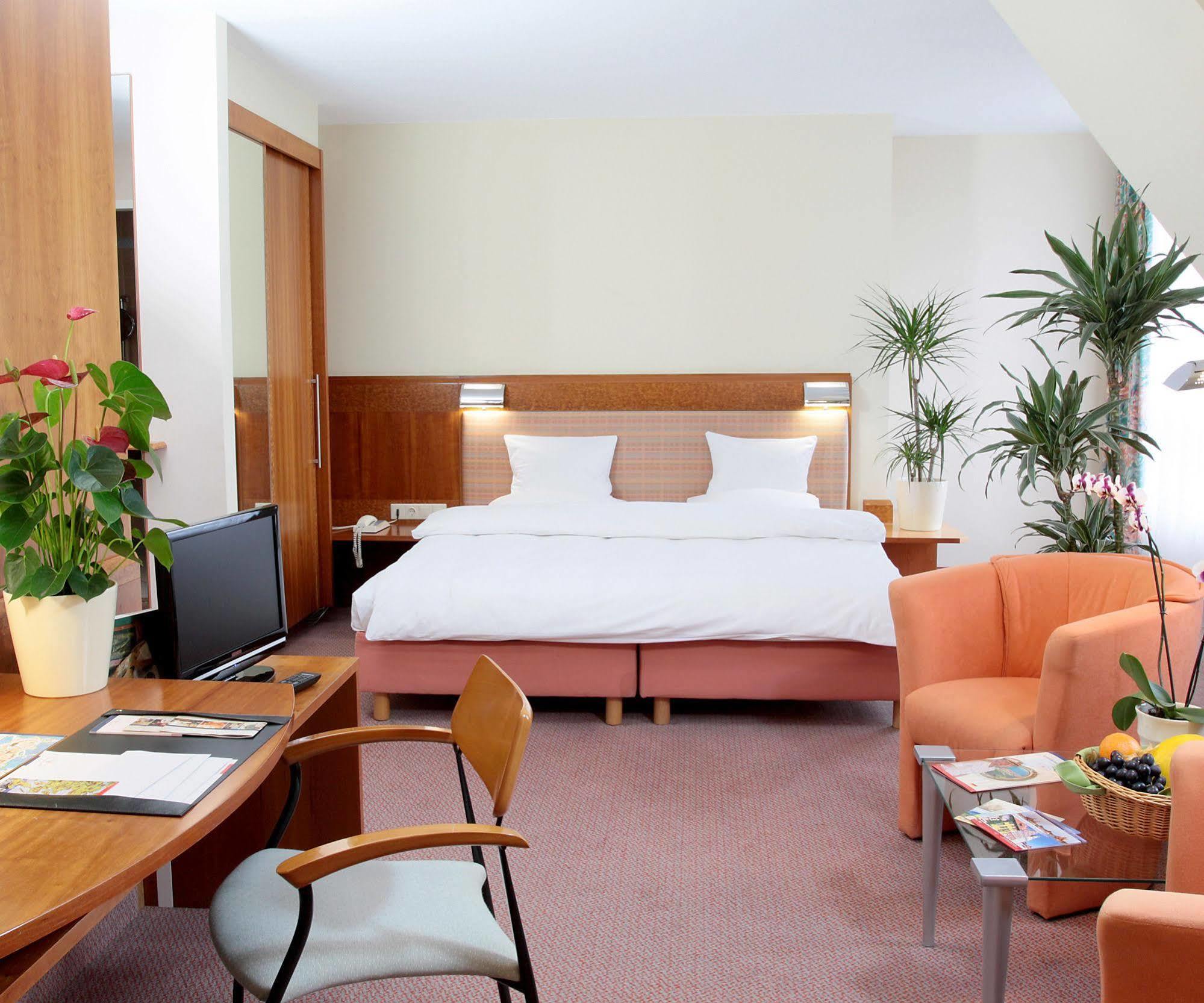 Altstadt Hotel Zur Post Stralsund Exterior photo